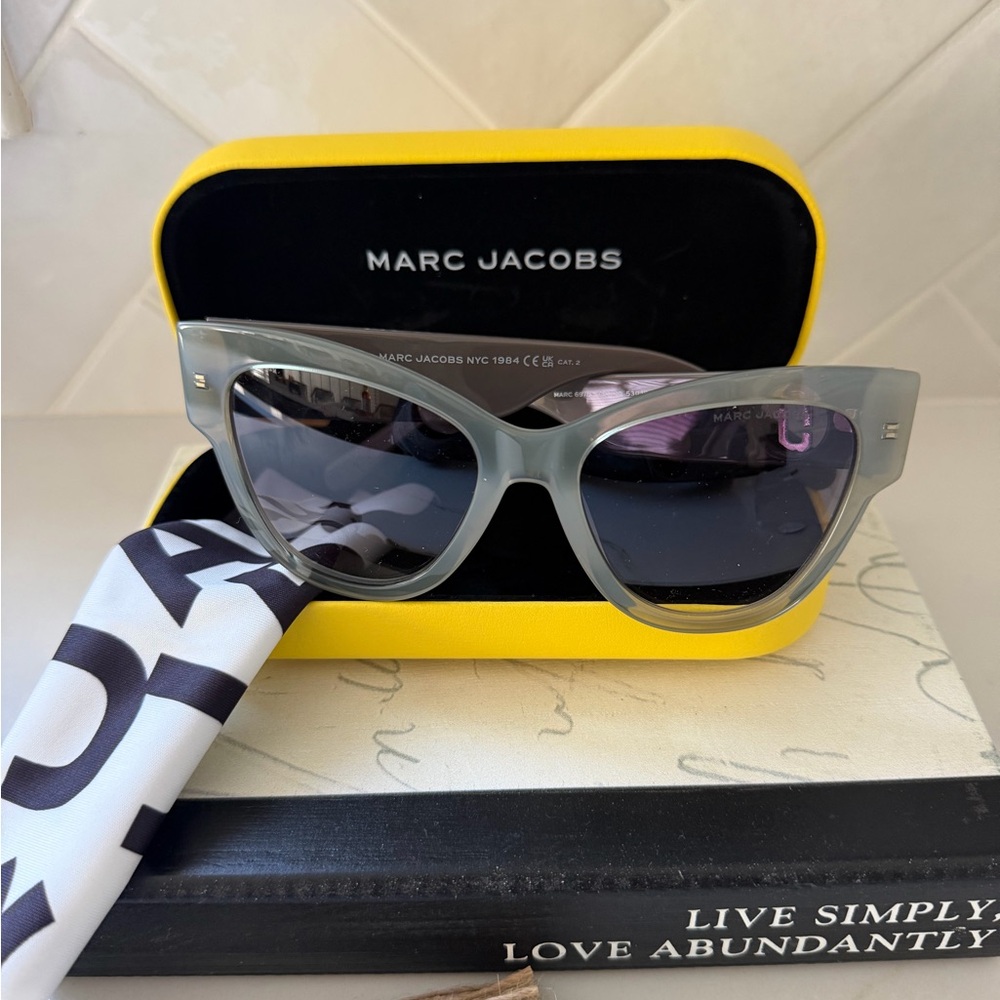 NWT Marc Jacobs Gray Cat-Eye Sunglasses